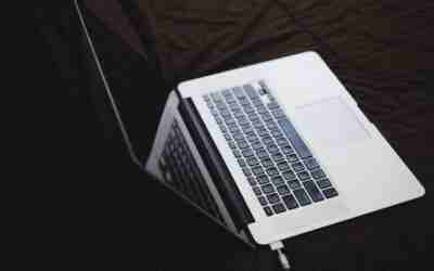 How Long Does a Laptop Battery Last? Hours and Lifespan